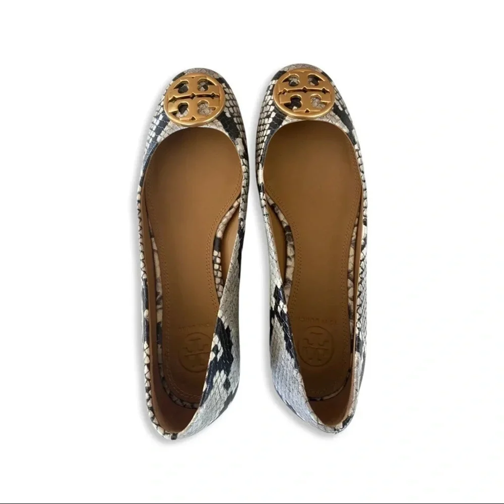 Tory Burch Snake print round toe block heels size: 6